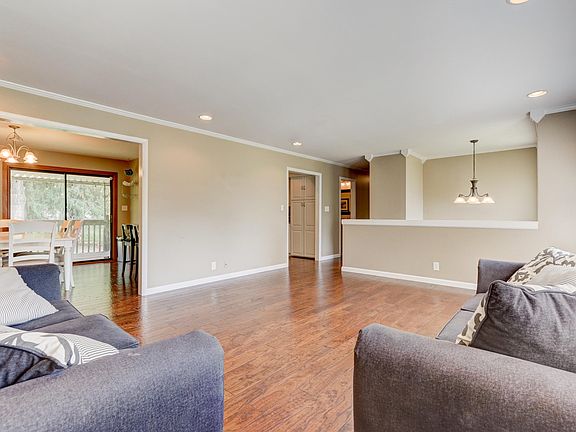 5th image of 8533 Dresden Dr