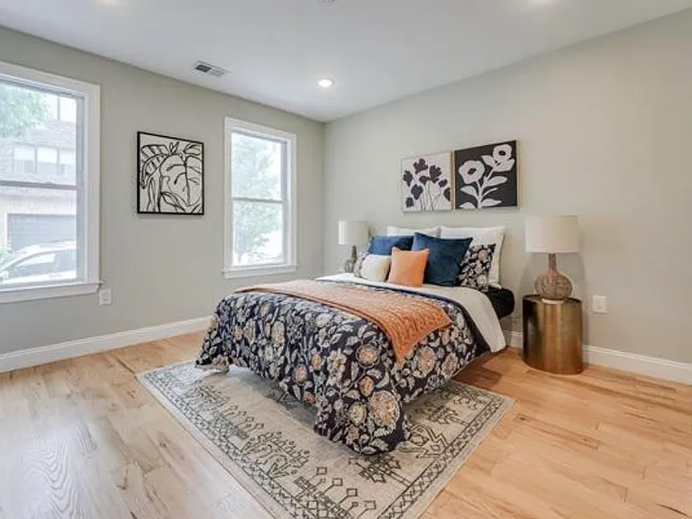 25 Saint Pauls Ave #1A — Photo 11