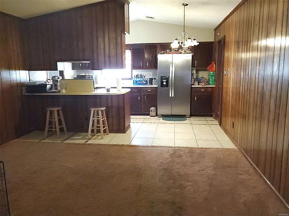 5th image of 748 Burlington Dr