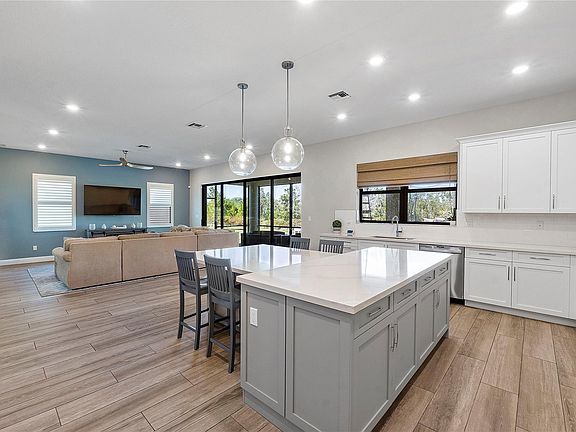 4th image of 12795 Bayside Court