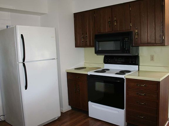 3rd image of 2300 Whitewater Blvd
