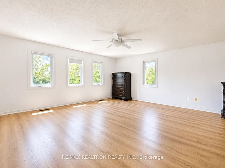10 Pinewood Dr — Photo 29