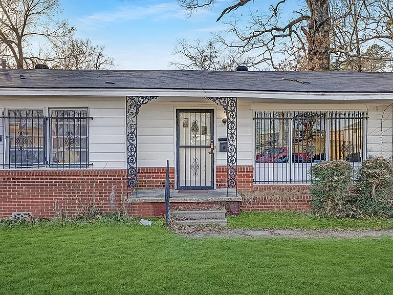 1121 Wheeler St — Photo 1
