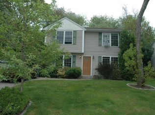 25 Wood Sorrel Trl, Narragansett, RI 02882