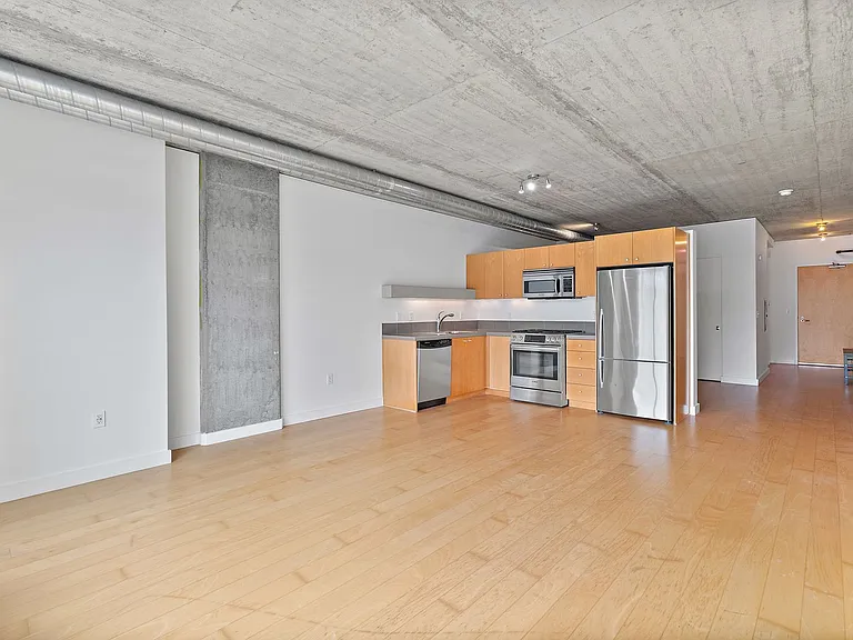 1926 W Burnside St #812 — Photo 11