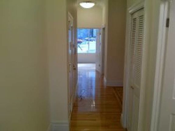 4th image of 300 W 18th St