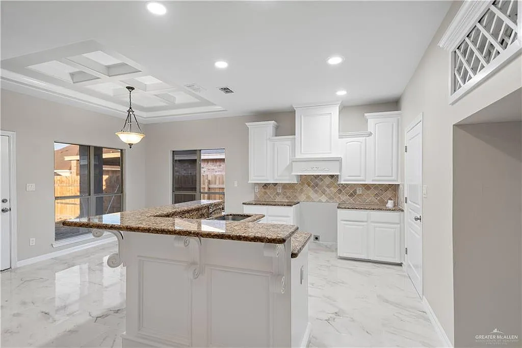 3 bed, 2.0 bath, 1360 sqft, $1,850 — Photo 3