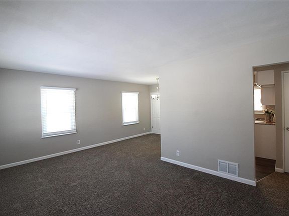 3rd image of 1636 Venice Ave