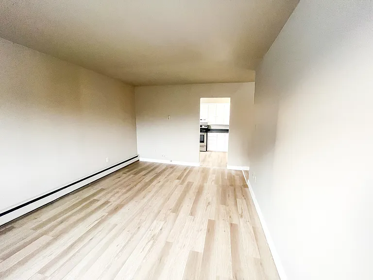 2121 Smith St — Photo 17