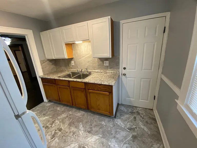 3304 Agnes Ave #DOWNSTAIRS — Photo 25