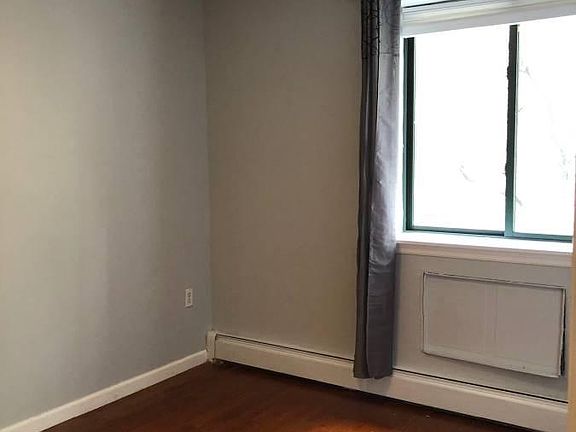 3rd image of 14223 37th Ave #3