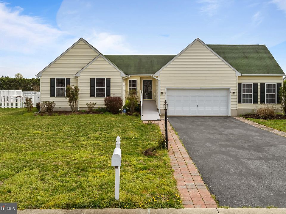 1st image of 34762 Lauren Dr