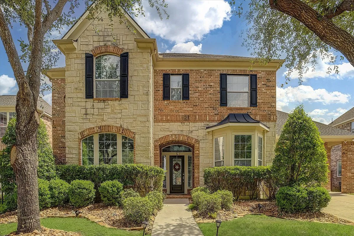 4 bed, 3.5 bath, 4177 sqft, $3,800 — Photo 3