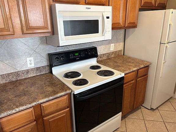 4th image of 6177 Metrowest Blvd Unit 307