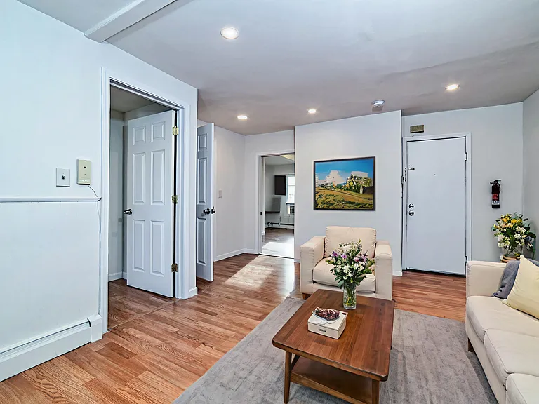 176 McWhorter St #1 — Photo 3