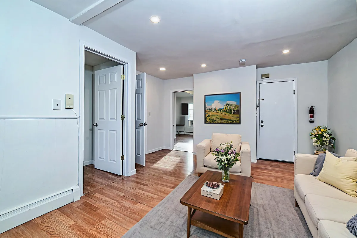 Building Photo - 176 McWhorter St #1