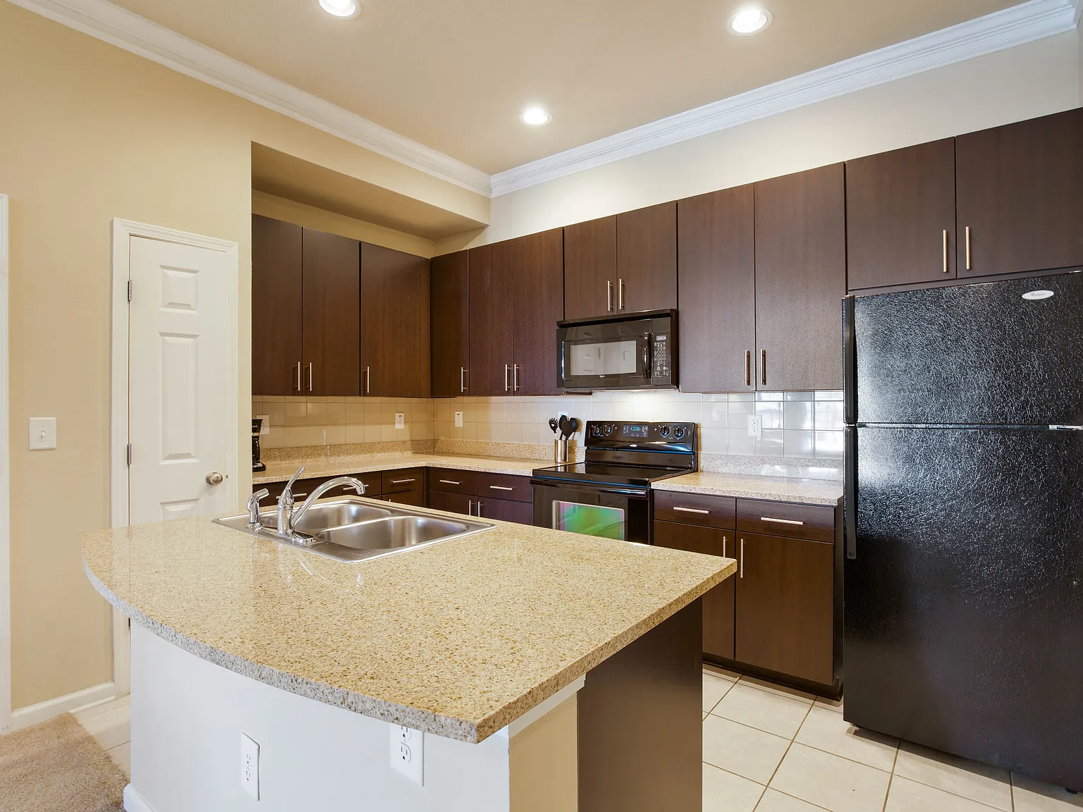 Riverwalk Apartments — Photo 3