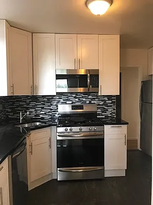 Sold by Heights Realty Advisors | media 21