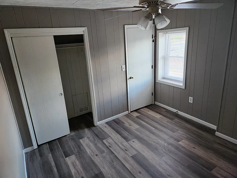 213 E Center St #B — Photo 12