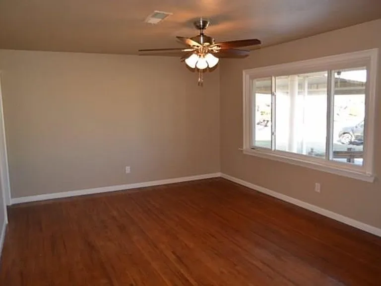 413 Kimbrough St — Photo 3