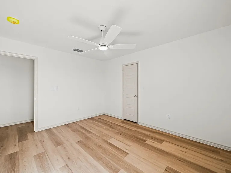 14904 North Cres #1200 — Photo 27