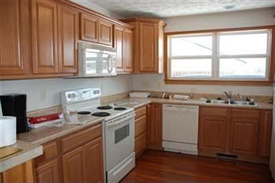 3rd image of 2808 Haig Ave