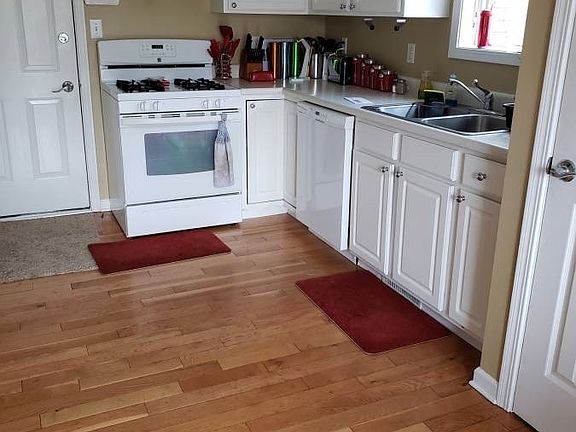 4th image of 3214 Sandwood Dr