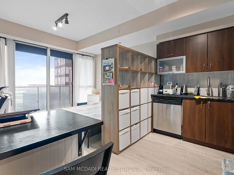 150 E Liberty St #1208 — Photo 6