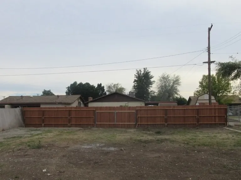 1410 Trail St — Photo 2