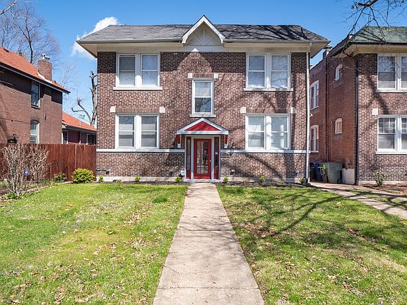 2nd image of 4963 Magnolia Ave #1W
