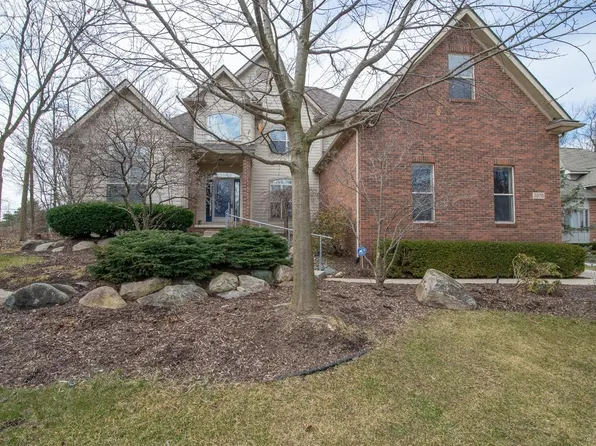 3976 Deer Gln, Ann Arbor, MI 48108