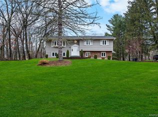 9 Cannan Road, Chestnut Ridge, NY 10977