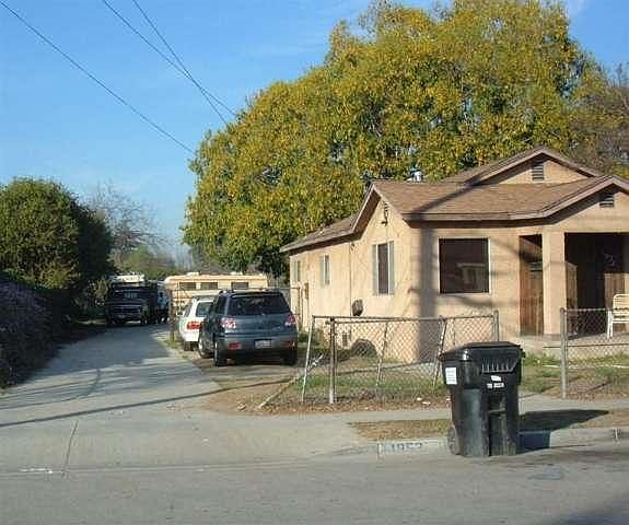 2nd image of 1953 E 126th St