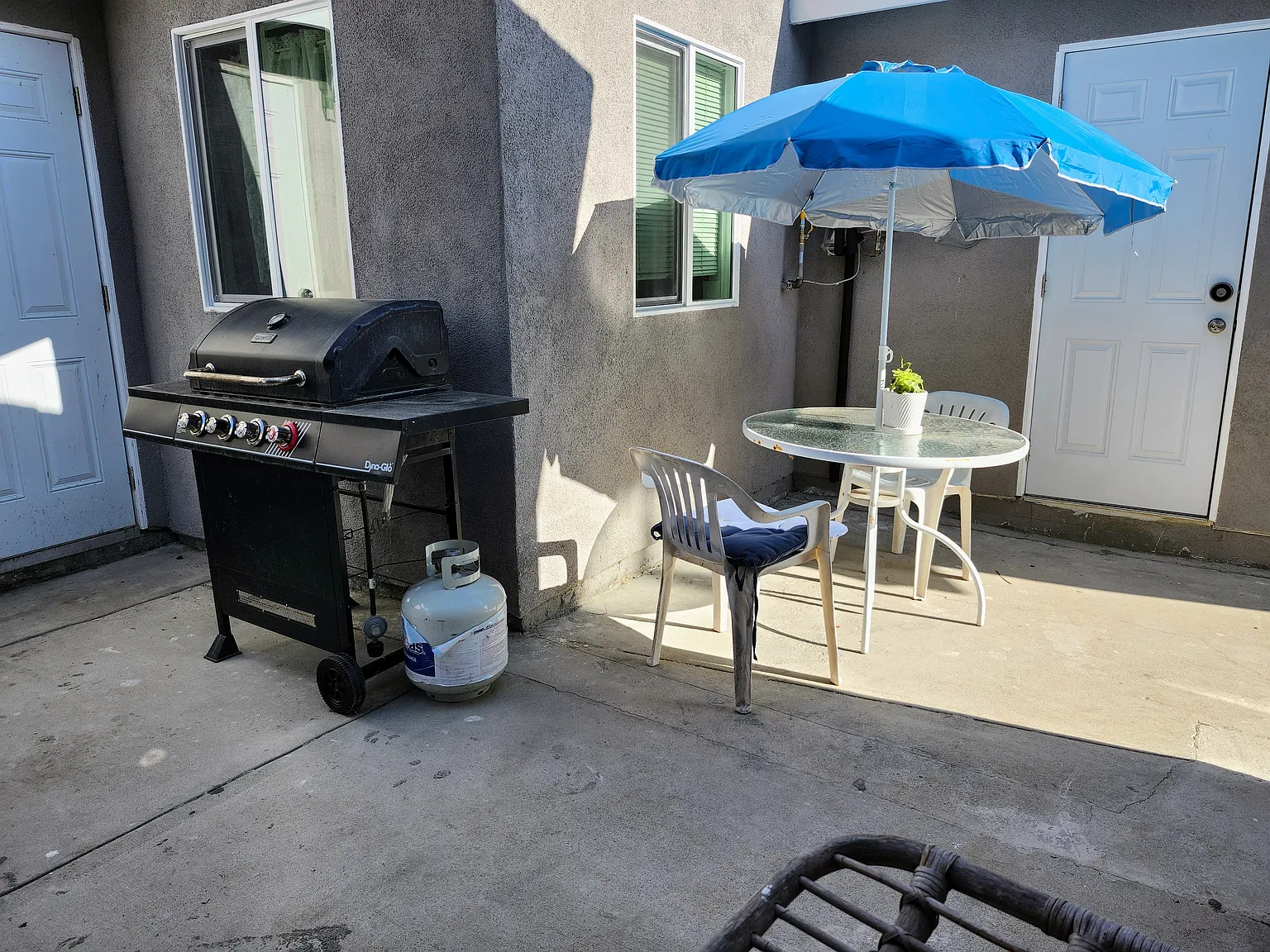 2421 Ruhland Ave — Photo 1