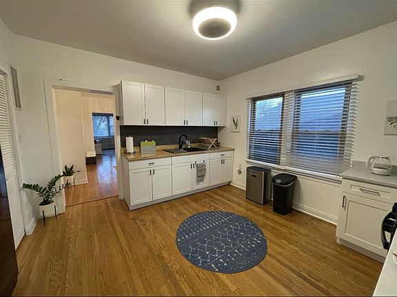 4th image of 3625 S Lowe Ave Unit 2