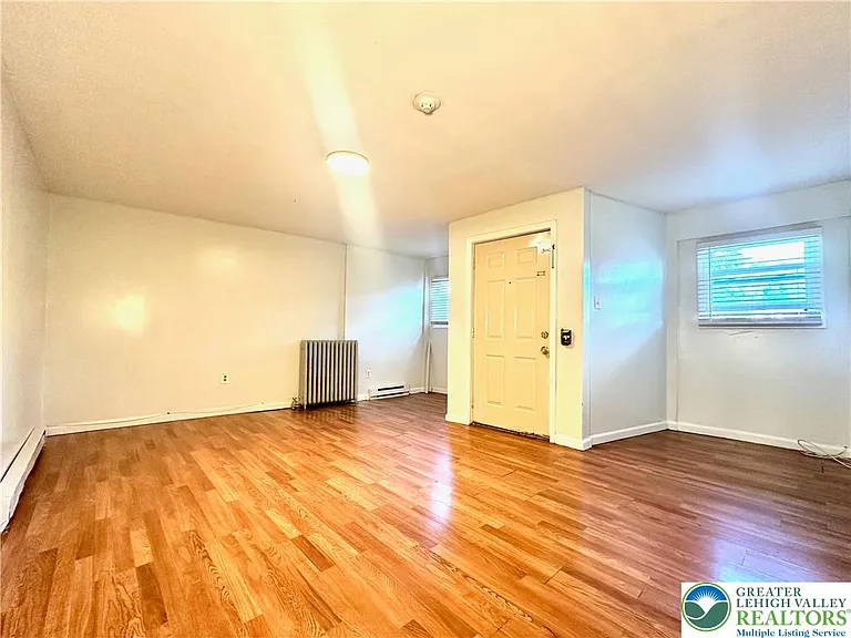 171-173 W Ridge St #3 — Photo 2