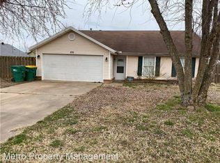 670 Victoria Pl, Centerton, AR 72719