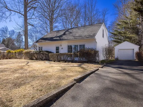 15 Rowan Road, Pearl River, NY 10965