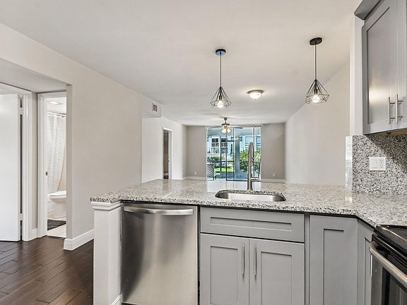4th image of 400 SE 10th Street #103