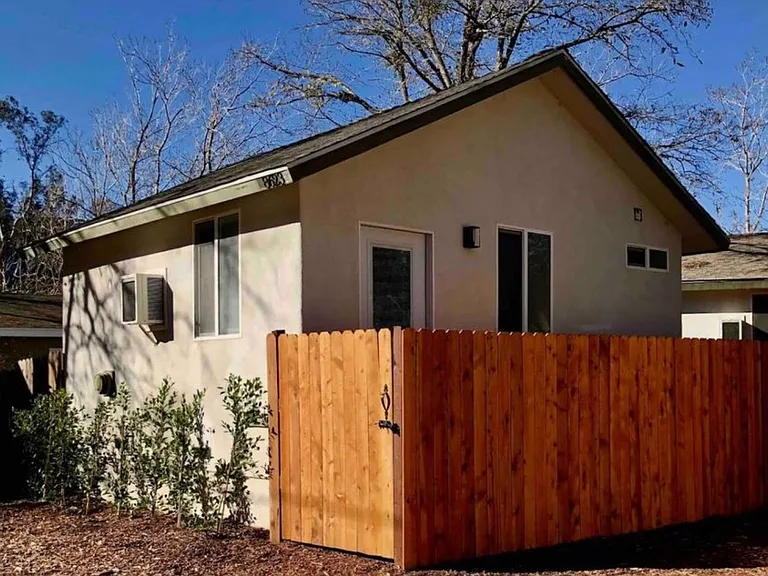 8623 Nye Rd — Photo 2