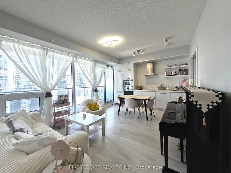 2221 Yonge St #1501 — Photo 15