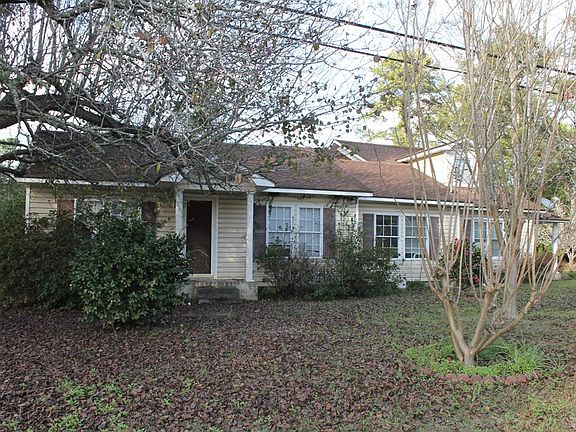 3rd image of 921 S Dogwood Dr