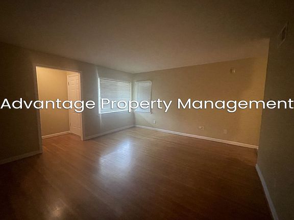 5th image of 1717 Oakwood Dr