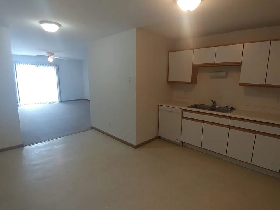 Building Photo 5