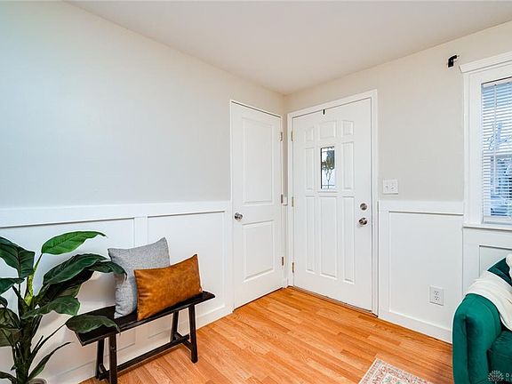 3rd image of 314 Astor Ave