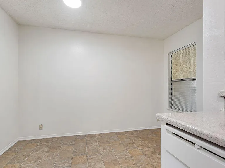 1130 E Alosta Ave — Photo 26