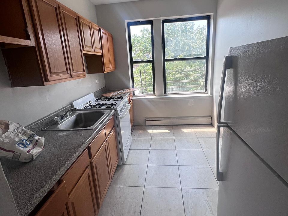 1st image of 106 Locust Hill Ave APT 3F