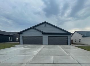 2726 S Greenleaf St, Wichita, KS 67210