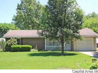 410 Houston St, Girard, IL 62640