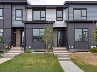225 S Vantage Dr, Cochrane, AB T4C3G4